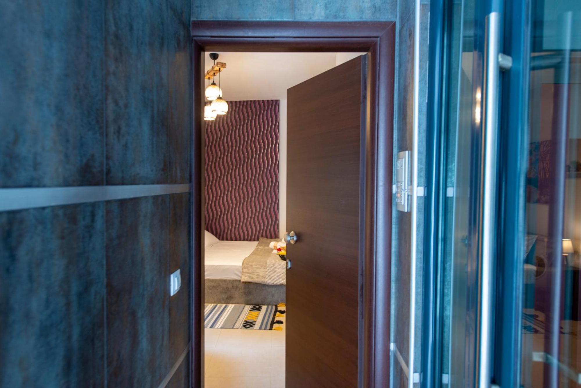 Central & Riverfront Room 1 埃泽萨 外观 照片